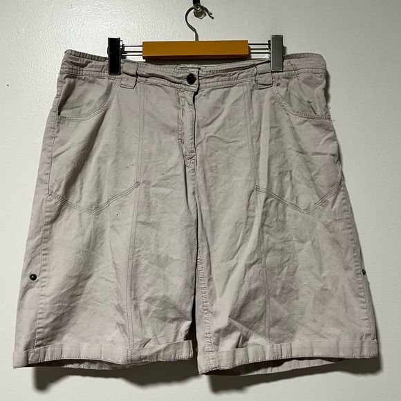 Esmara Women’s Beige Utility Shorts Size 44 - Casual, Relaxed Fit Cargo Style - Picture 10 of 11